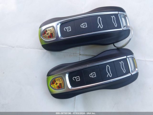 WP0AA2Y1XPSA13639 Porsche Taycan