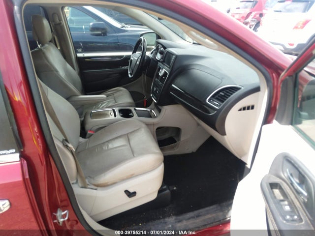 2C4RC1GG7ER164379 Chrysler Town & Country Limited