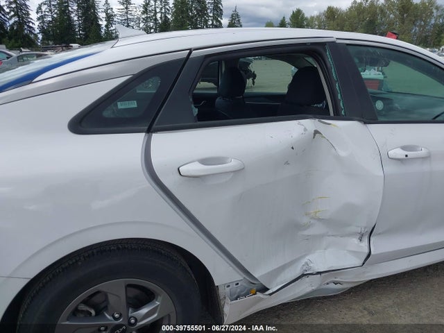 KIA K5 LXS 2023 5XXG14J21PG217858 Image 6