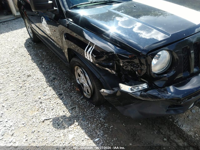 1C4NJRBB2HD138701 Jeep Patriot Sport 4x4