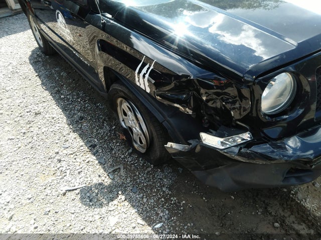 1C4NJRBB2HD138701 Jeep Patriot Sport 4x4
