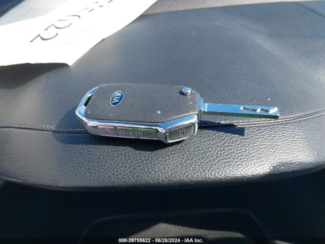 3KPF24AD1KE099564 KIA Forte Lxs