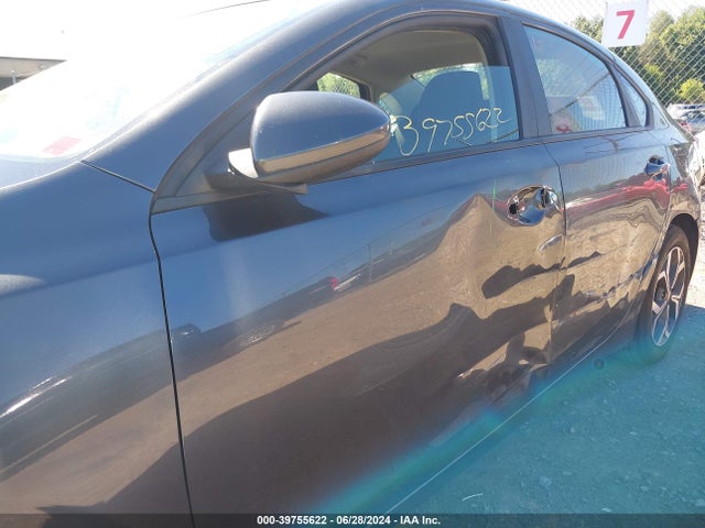 3KPF24AD1KE099564 KIA Forte Lxs