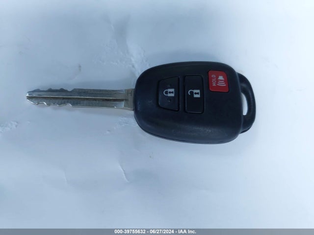 Toyota RAV4 LE 2017 JTMBFREV7HJ154310 Image 11