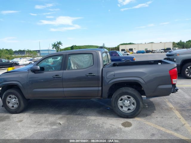 5TFAX5GN2HX090947 Toyota Tacoma Sr