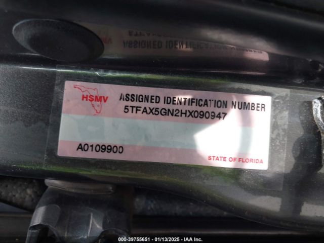 5TFAX5GN2HX090947 Toyota Tacoma Sr