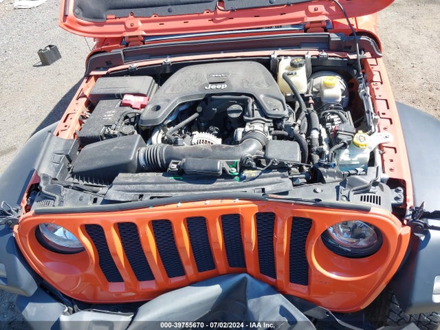 1C4HJXDG1JW274516 Jeep Wrangler Unlimited Sport S 4x4