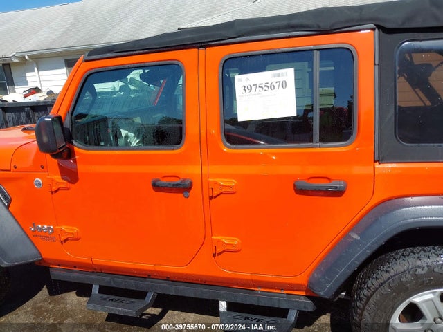 1C4HJXDG1JW274516 Jeep Wrangler Unlimited Sport S 4x4