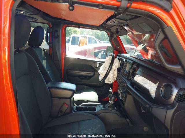 1C4HJXDG1JW274516 Jeep Wrangler Unlimited Sport S 4x4