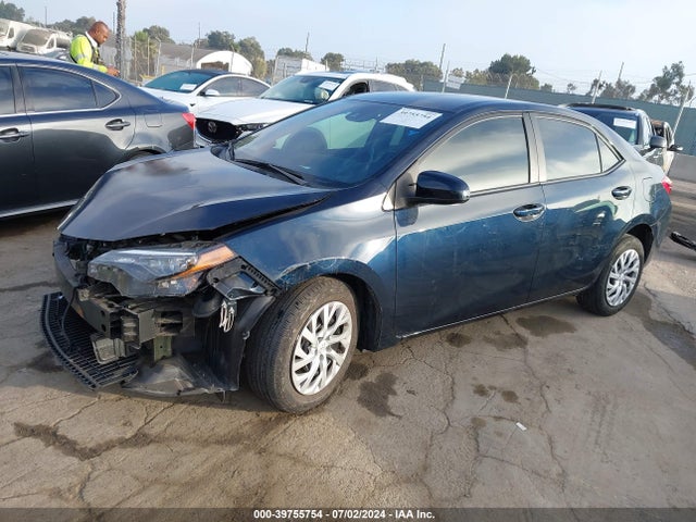 Toyota COROLLA LE 2019 5YFBURHE0KP920480 Image 2