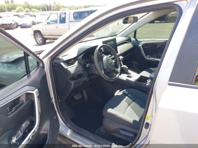 2T3G1RFV1NW285264 Toyota RAV4 LE
