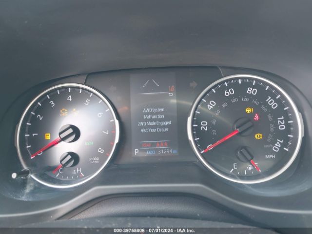 2T3G1RFV1NW285264 Toyota RAV4 LE