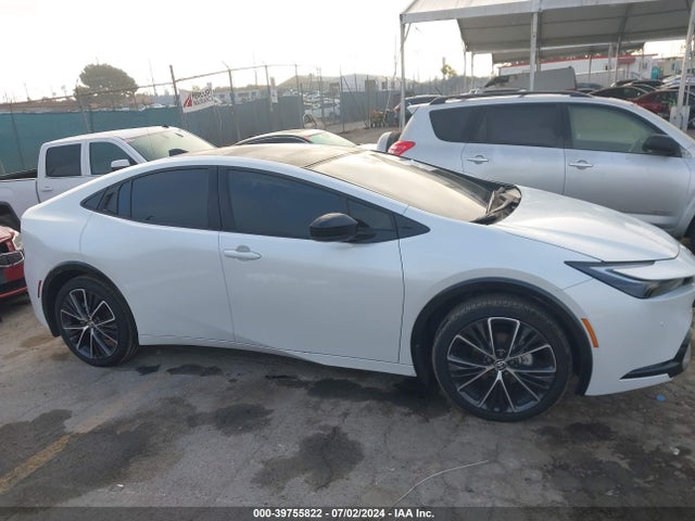 Toyota PRIUS XLE 2024 JTDACAAU3R3023013 Image 13