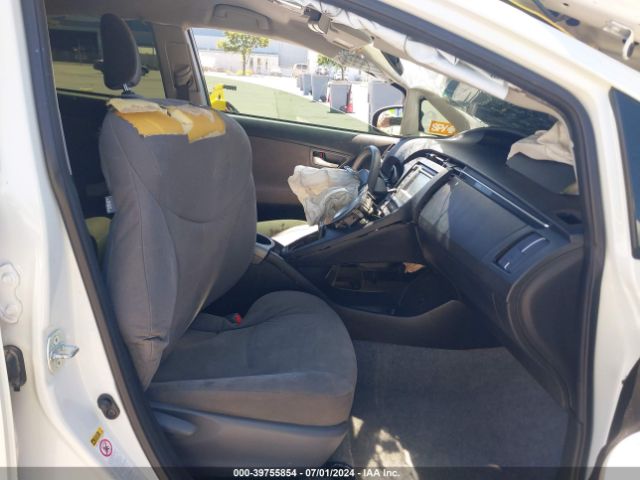 JTDKN3DU3F0475773 Toyota Prius Two