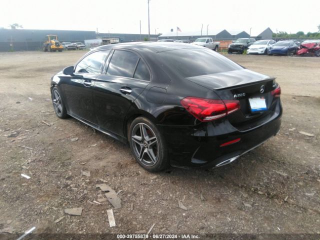 W1K3G4FB3MJ319598 Mercedes-Benz A 220 4matic