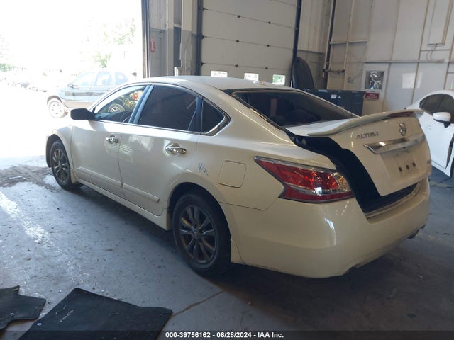 Nissan Altima 2.5 S 2015 1N4AL3AP1FC571678 Image 3
