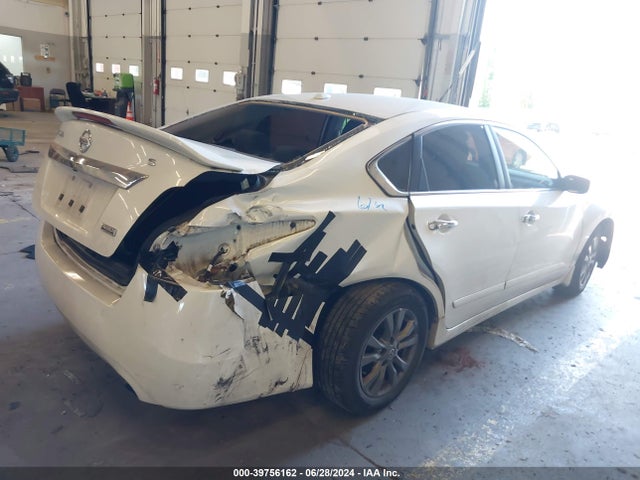 Nissan Altima 2.5 S 2015 1N4AL3AP1FC571678 Image 4
