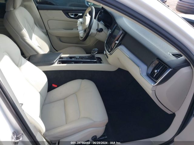 7JR102FK4LG063852 Volvo S60 T5 Momentum