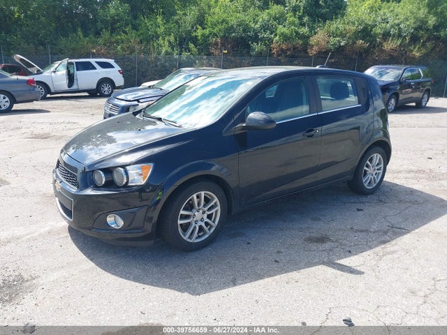Chevrolet Sonic Lt Auto 2016 1G1JC6SB0G4104383 Image 2