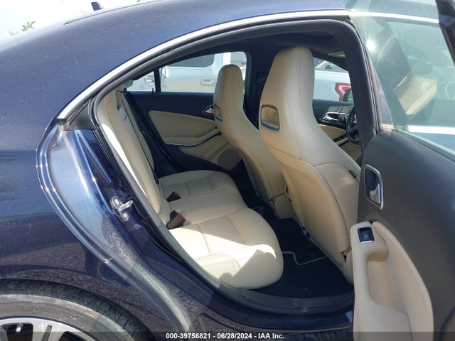 Mercedes-Benz CLA 250 2018 WDDSJ4EB4JN637135 Image 8