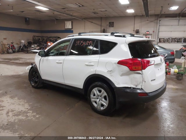 Toyota RAV4 LE 2015 JTMBFREVXFJ019917 Image 3