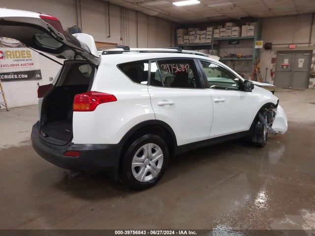 Toyota RAV4 LE 2015 JTMBFREVXFJ019917 Image 4
