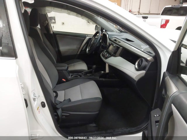 Toyota RAV4 LE 2015 JTMBFREVXFJ019917 Image 5