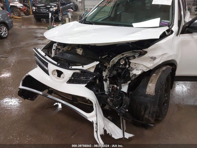 Toyota RAV4 LE 2015 JTMBFREVXFJ019917 Image 6