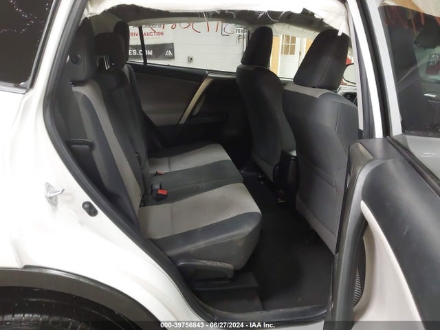 Toyota RAV4 LE 2015 JTMBFREVXFJ019917 Image 8