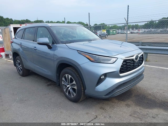 Toyota Highlander Xle 2022 5TDGZRBH8NS192364 main image