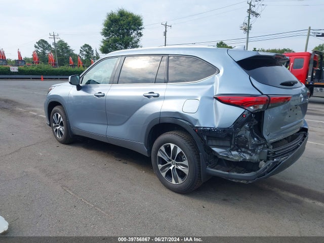 Toyota Highlander Xle 2022 5TDGZRBH8NS192364 Image 3