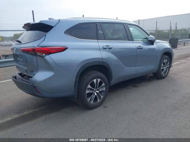 Toyota Highlander Xle 2022 5TDGZRBH8NS192364 Image 4