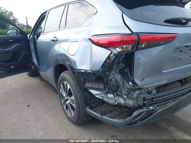 Toyota Highlander Xle 2022 5TDGZRBH8NS192364 Image 6