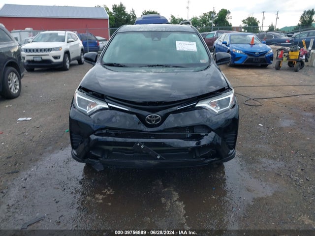 Toyota RAV4 LE 2018 2T3BFREV4JW739692 Image 12