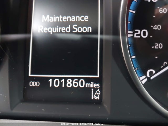 Toyota RAV4 LE 2018 2T3BFREV4JW739692 Image 15