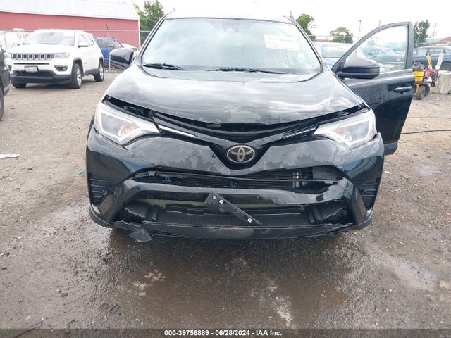 Toyota RAV4 LE 2018 2T3BFREV4JW739692 Image 6