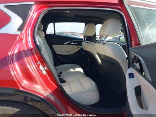 SJKCH5CP5HA032599 Infiniti Qx30 Premium