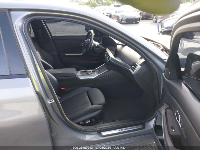 3MW69FF04R8D80437 BMW 3 Series 330i