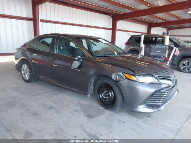 Toyota CAMRY LE 2018 4T1B11HK6JU102670 zdjęcie główne