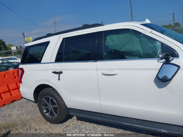 1FMJU1JT8JEA65606 Ford Expedition Xlt