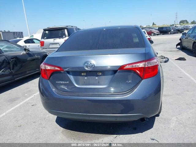 Toyota COROLLA LE 2018 5YFBURHE3JP813938 Image 16