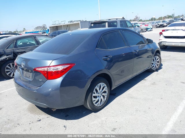 Toyota COROLLA LE 2018 5YFBURHE3JP813938 Image 4