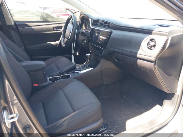 Toyota COROLLA LE 2018 5YFBURHE3JP813938 Image 5