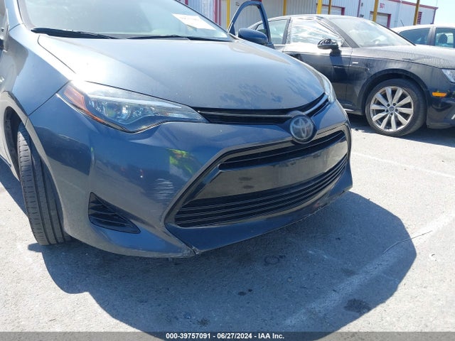 Toyota COROLLA LE 2018 5YFBURHE3JP813938 Image 6