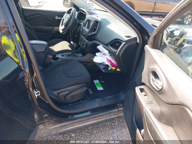 1C4PJLCB3KD325747 Jeep Cherokee Latitude Fwd