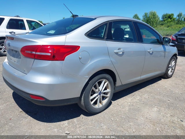 Ford FOCUS SE 2017 1FADP3F29HL220910 Image 4