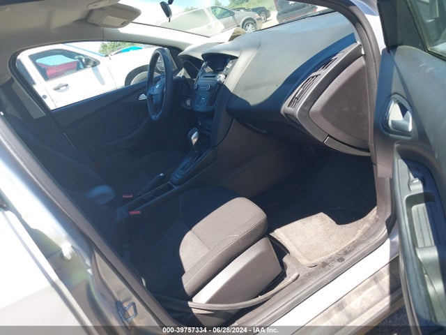 Ford FOCUS SE 2017 1FADP3F29HL220910 Image 5