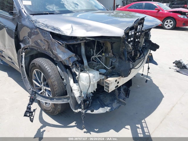 Toyota Highlander Xle 2019 5TDKZRFH1KS571934 Image 6