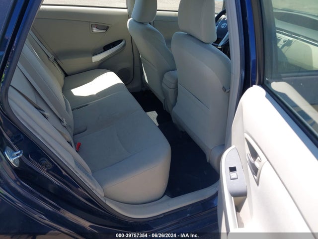 Toyota Prius Three 2014 JTDKN3DU2E1806853 Image 8