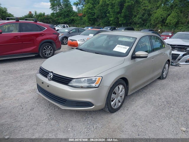 39757408 :رقم المزاد ، 3VWD17AJ5EM275573 vin ، 2014 Volkswagen Jetta 1.8t Se مزاد بيع